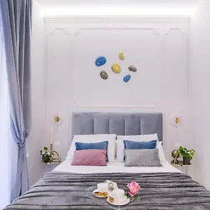 Apartment Deluxe, Rom